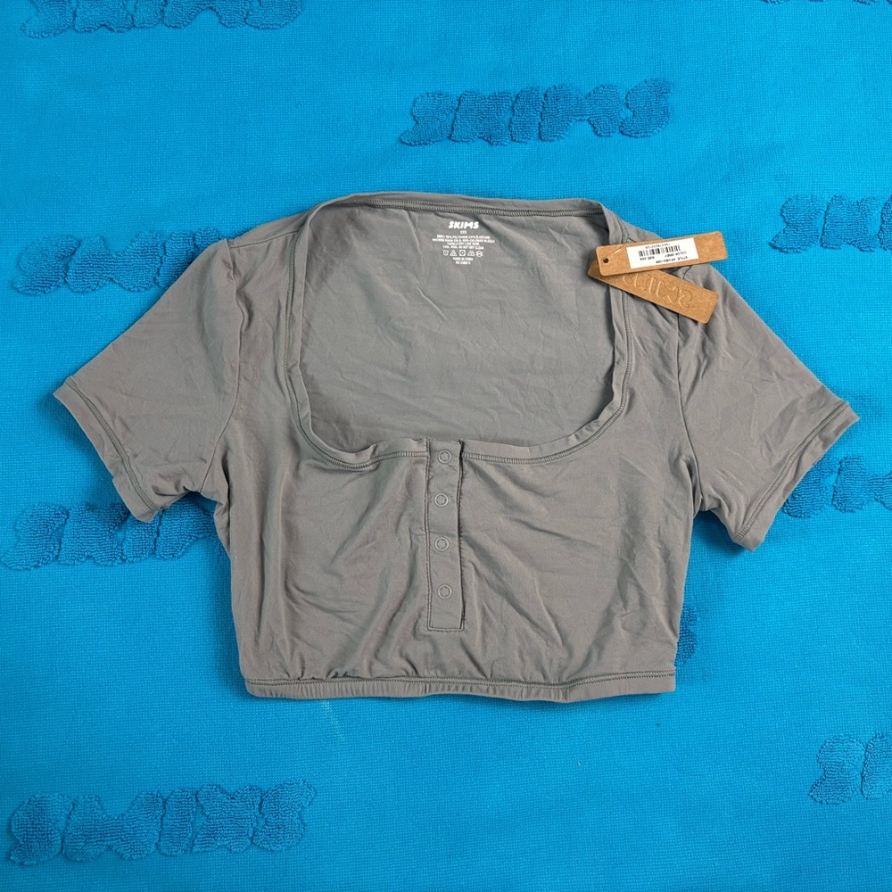 🌫 SKIMS Fits Everybody Henley Crop Top • Grey • XXS • NWT